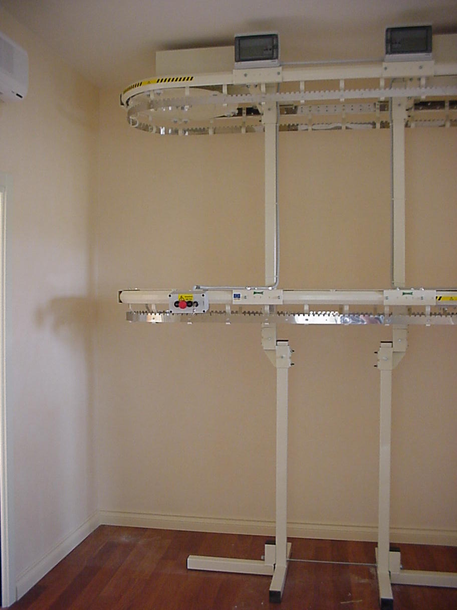 WARDROBE CONVEYOR